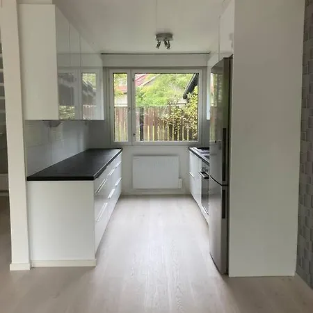 Viihtyisa Erillistalo Puutarhalla Keha I Varrella Apartamento Espoo