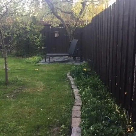 Viihtyisa Erillistalo Puutarhalla Keha I Varrella