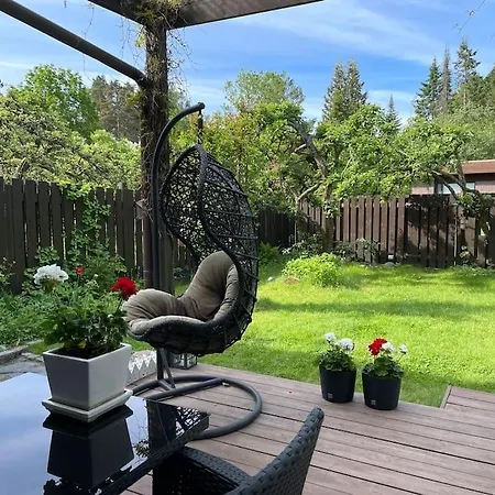 Apartamento Viihtyisa Erillistalo Puutarhalla Keha I Varrella Espoo
