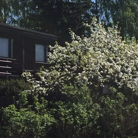 Viihtyisa Erillistalo Puutarhalla Keha I Varrella Apartamento